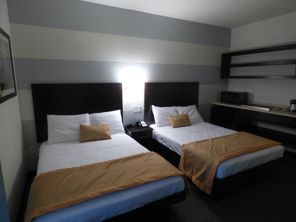 Republic Hotel Big Lake Room photo